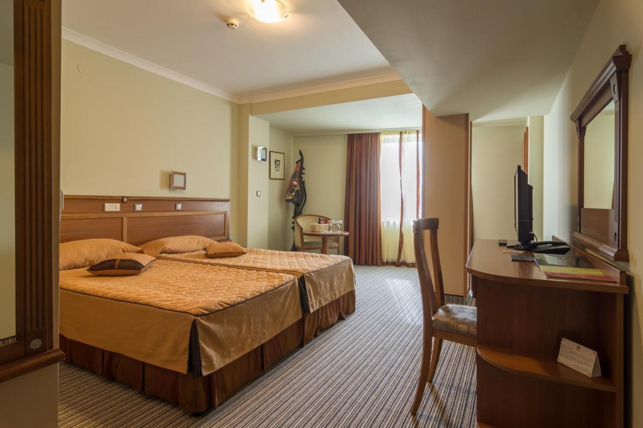 Diplomat Plaza Hotel & Resort Луковіт Екстер'єр фото